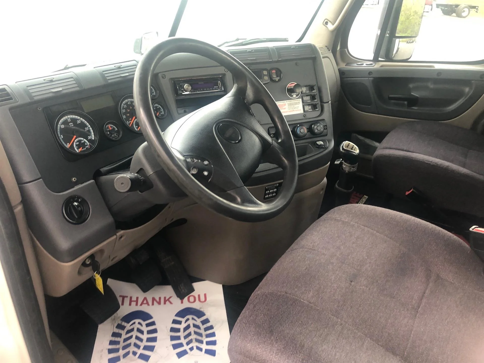 2014 Freightliner Cascadia - image 4