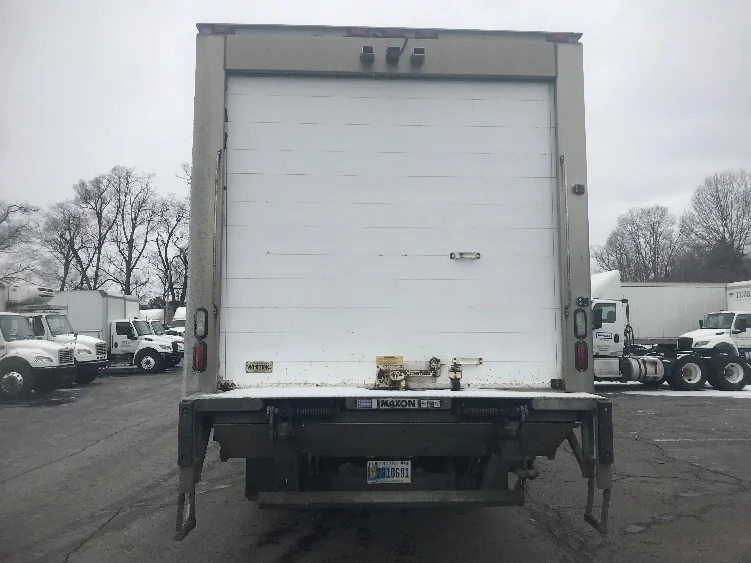 2019 Freightliner M2 106 - image 7