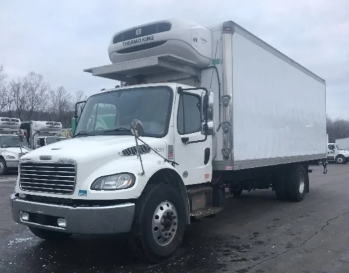 2019 Freightliner M2 106 - image 3