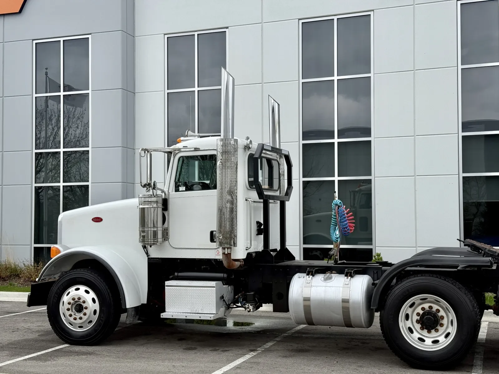 2013 Peterbilt 367 in New Lenox, IL — photo 8