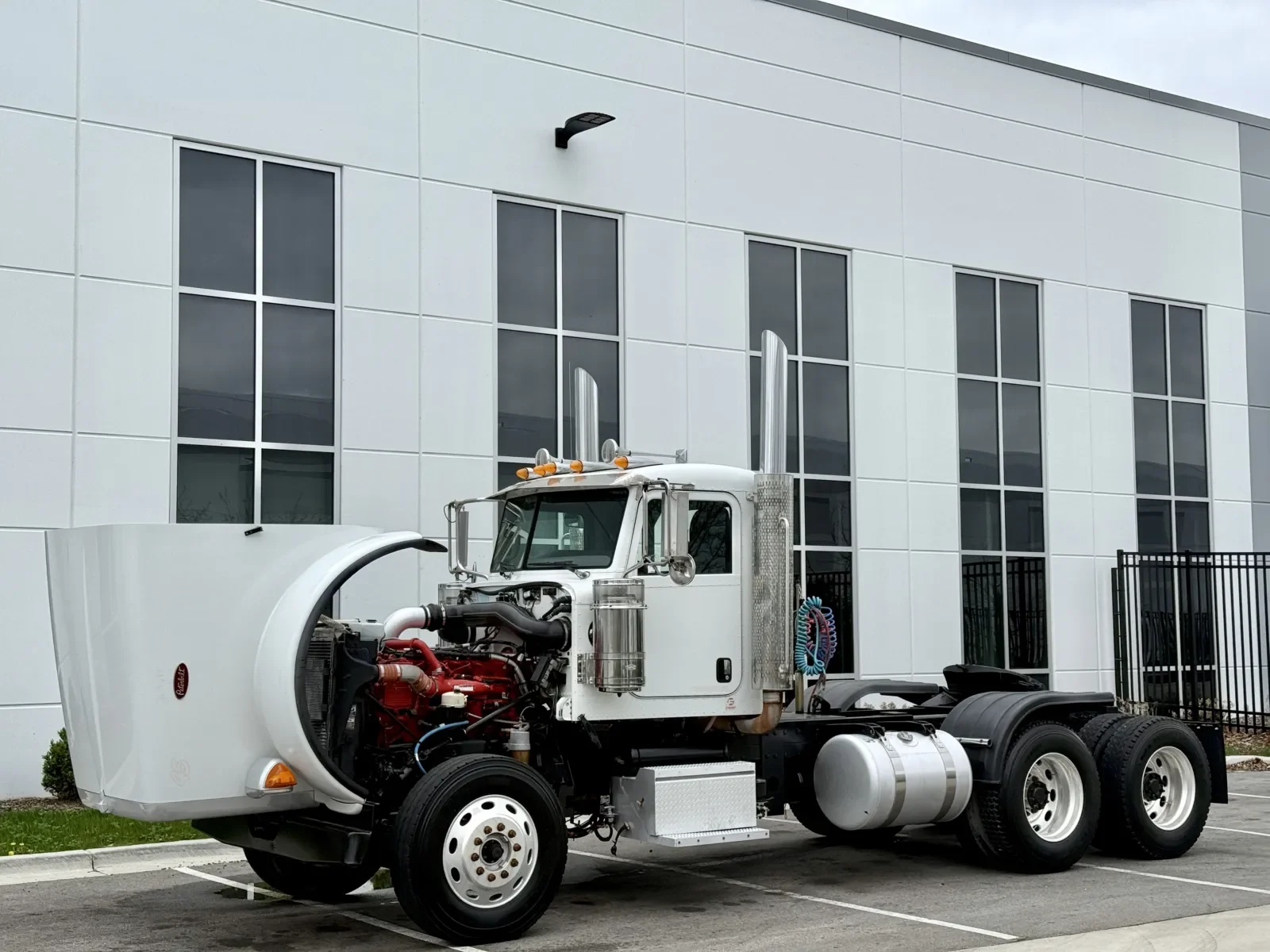 2013 Peterbilt 367 in New Lenox, IL — photo 10