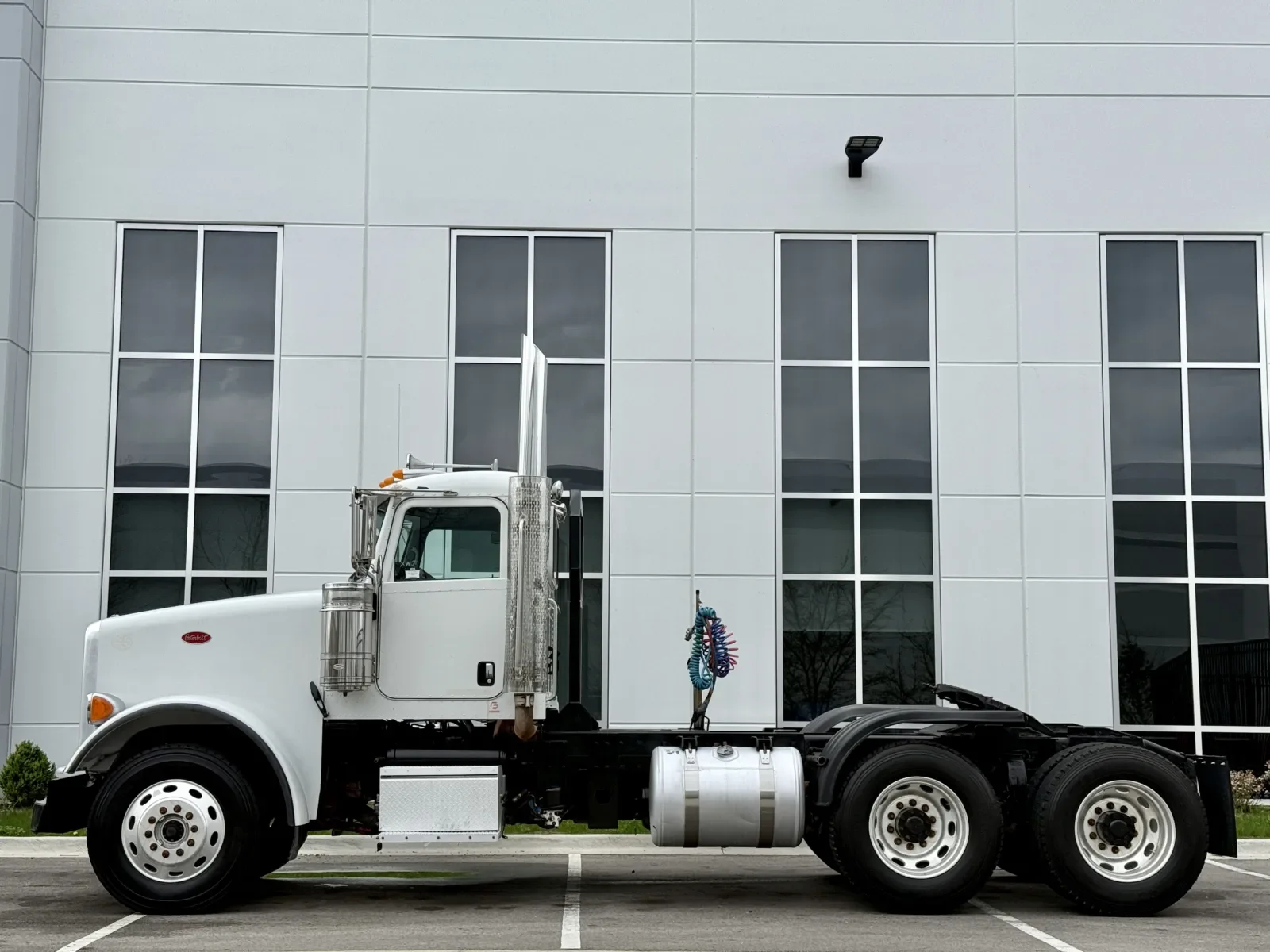 2013 Peterbilt 367 in New Lenox, IL — photo 4