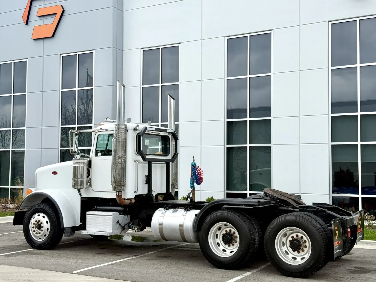 2013 Peterbilt 367 in New Lenox, IL — photo 6