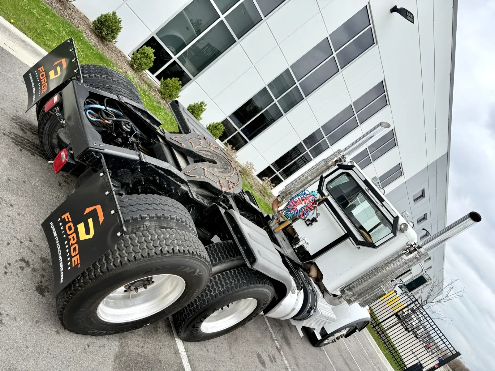 2013 Peterbilt 367 in New Lenox, IL — photo 11