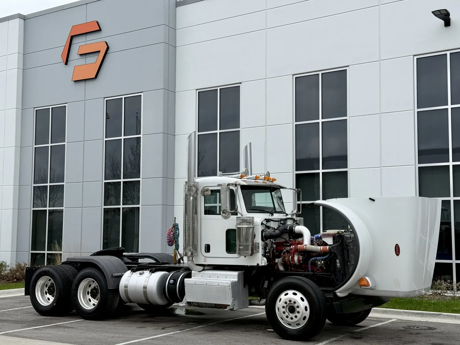 2013 Peterbilt 367 in New Lenox, IL — photo 9