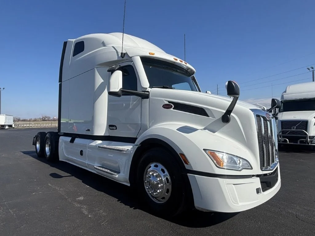 2024 Peterbilt 579 - image 2