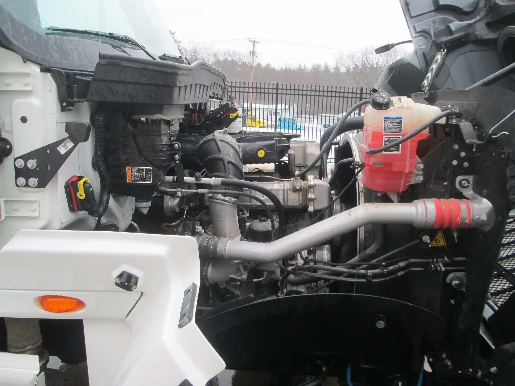 2024 International HX - image 4