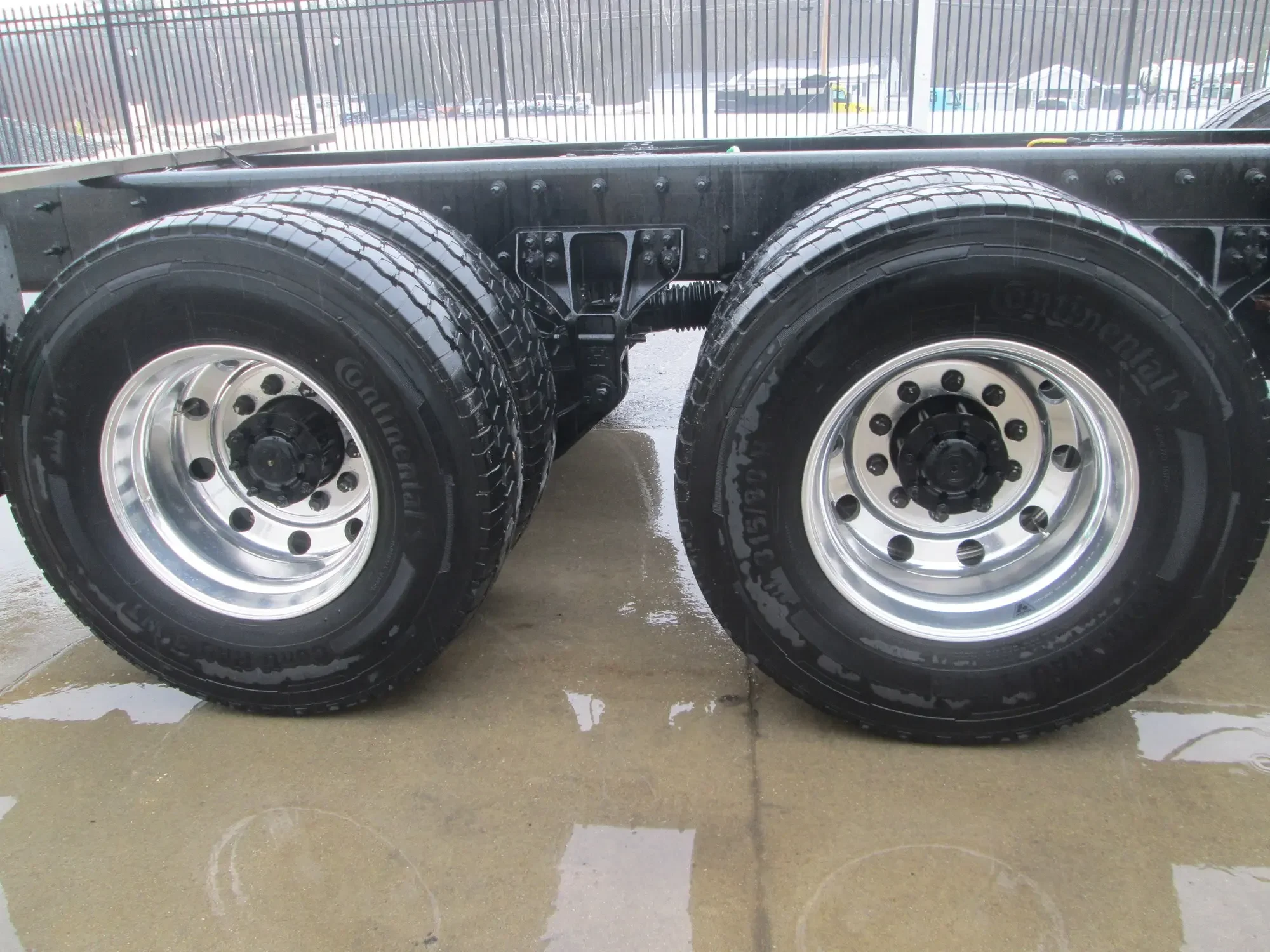 2024 International HX - image 13