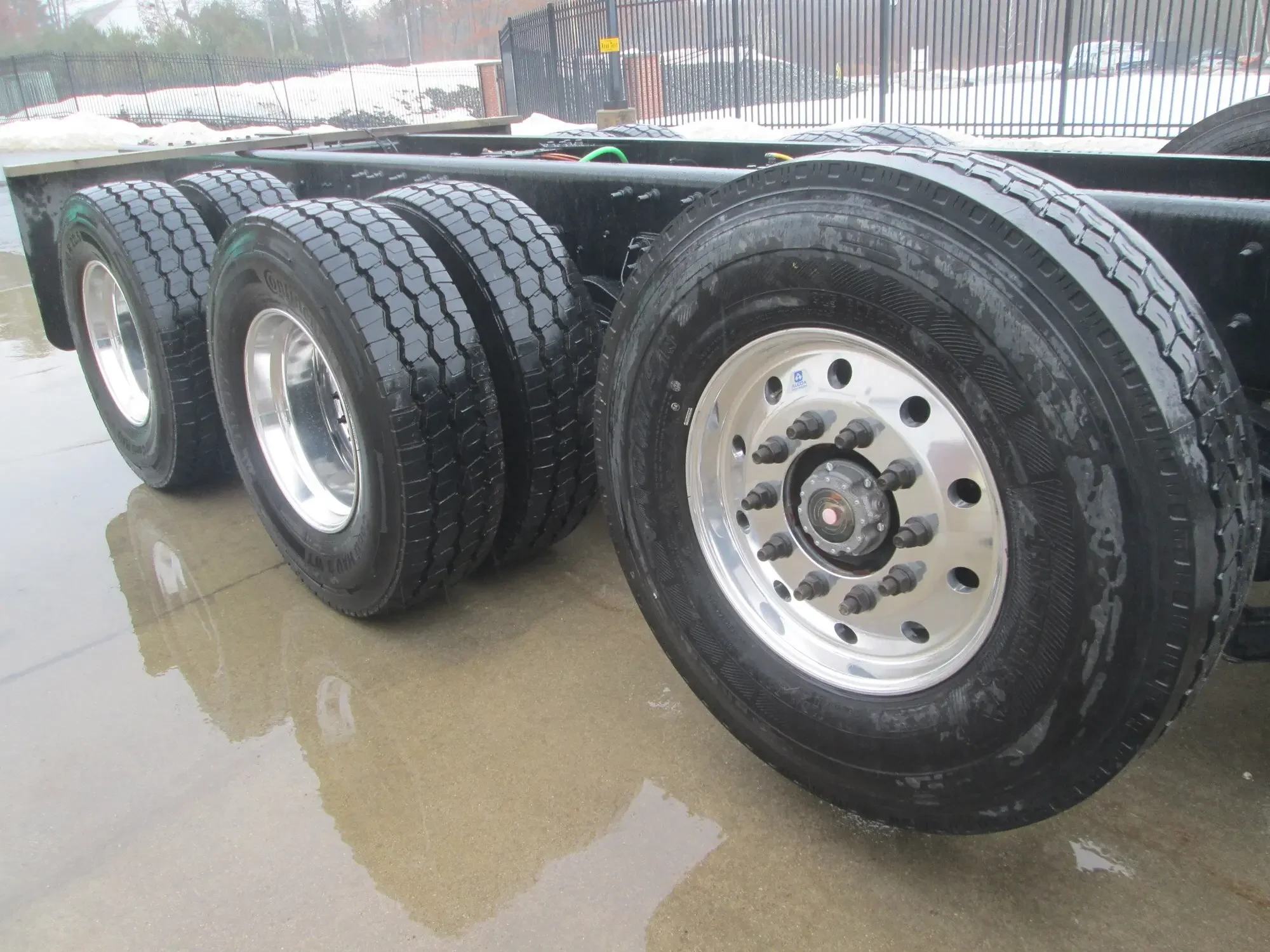 2024 International HX - image 14