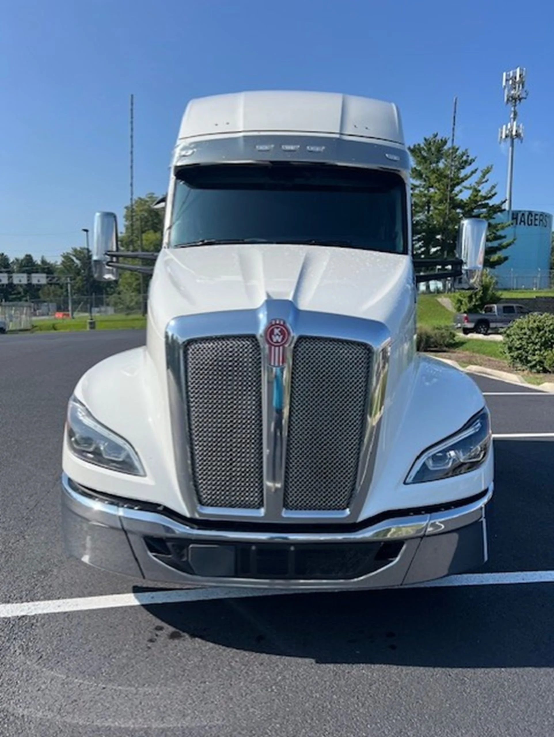 2024 Kenworth T680 in Hagerstown, MD — photo 2