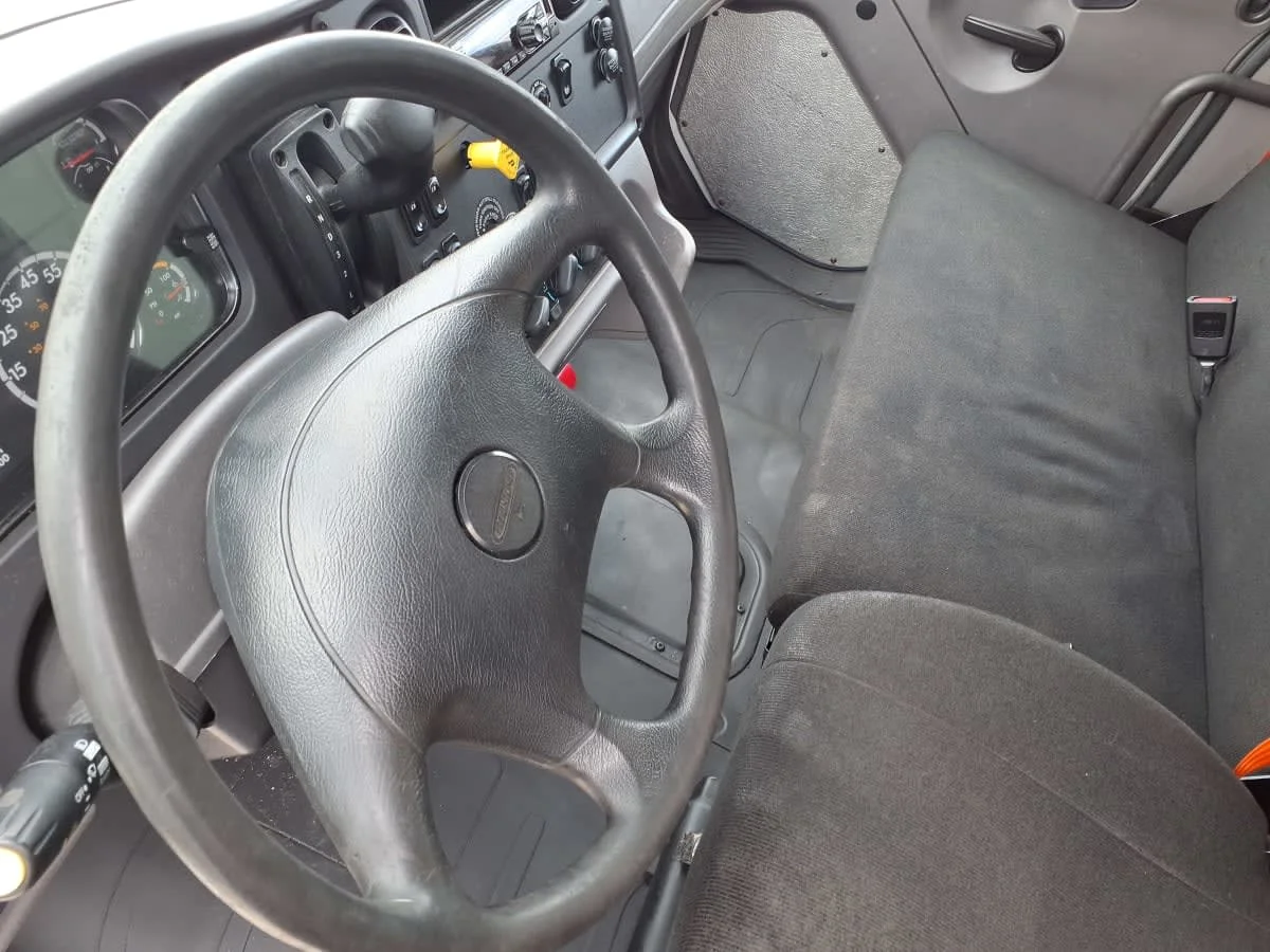 2020 Freightliner M2 106 - image 7