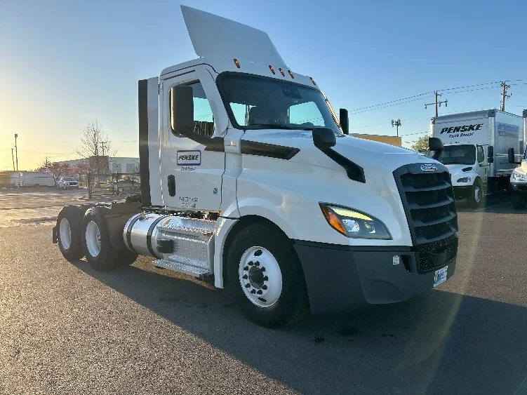 2022 Freightliner Cascadia in Wichita, KS