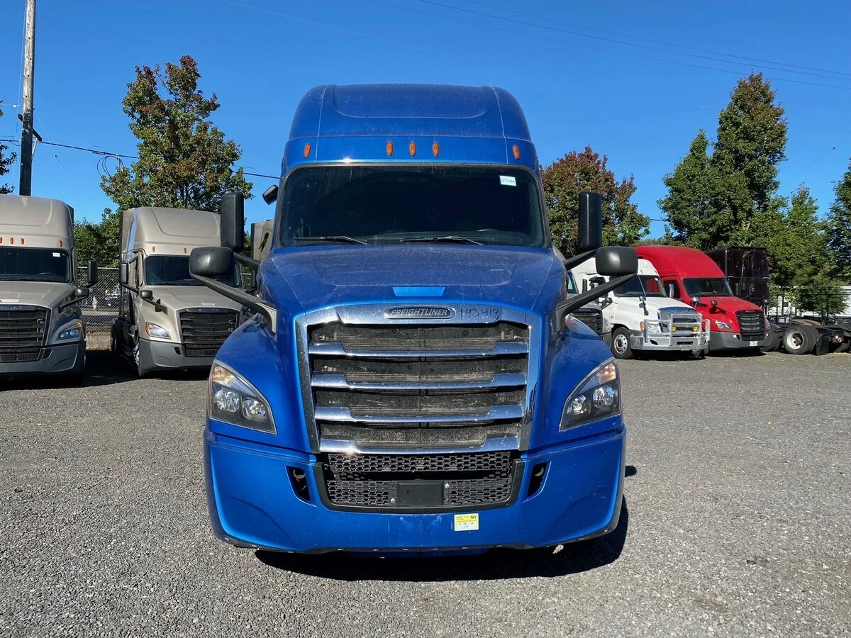 2021 Freightliner Cascadia - image 7