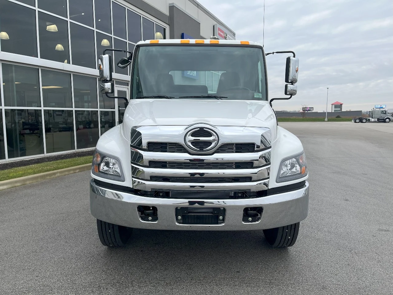 2025 Hino in Pendleton, IN — photo 2