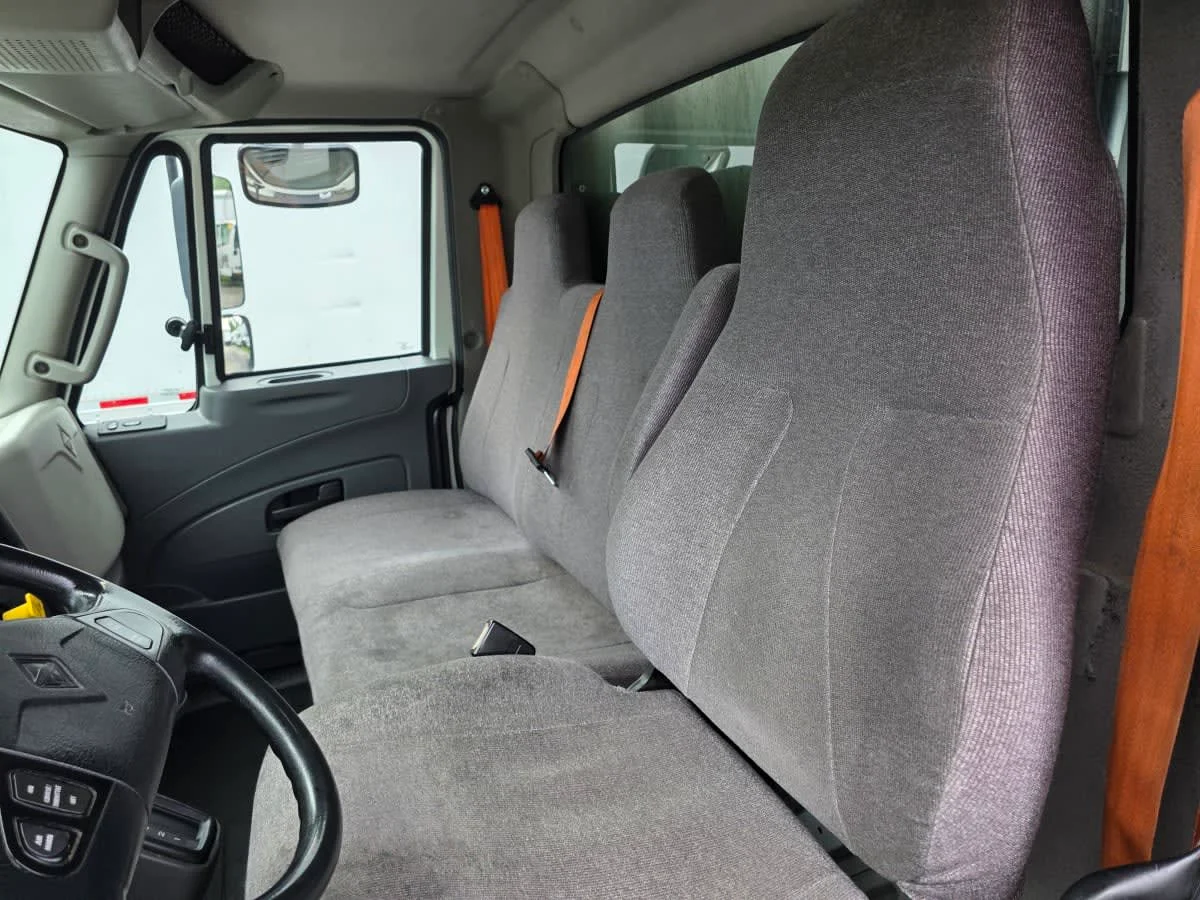 2019 International 4300 - image 8