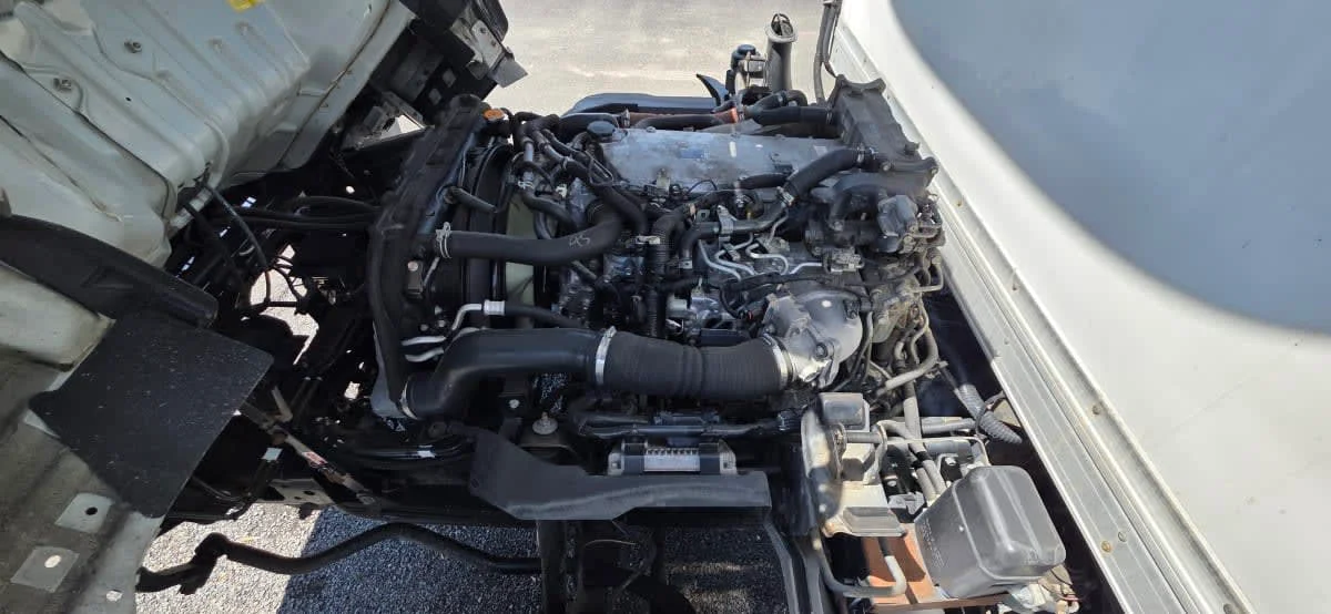 2018 Isuzu NRR in Bensalem, PA — photo 10