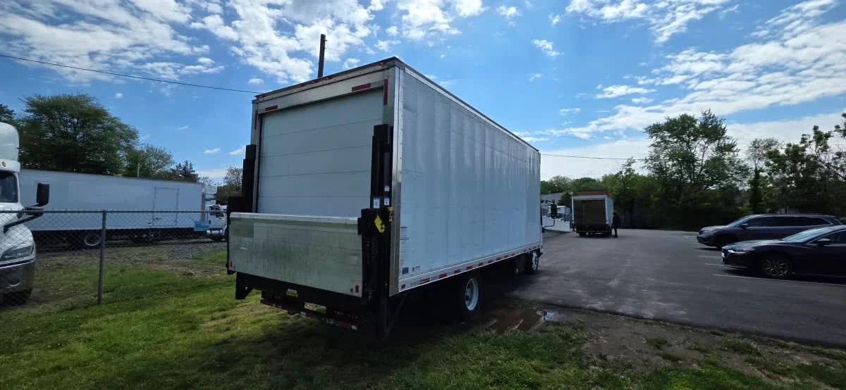 2018 Isuzu NRR in Bensalem, PA — photo 4