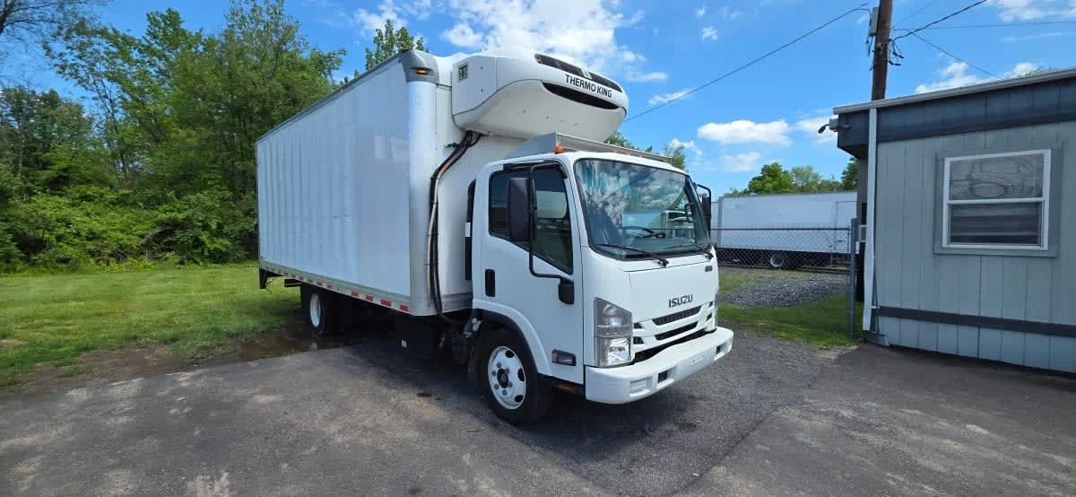 2018 Isuzu NRR in Bensalem, PA — photo 3