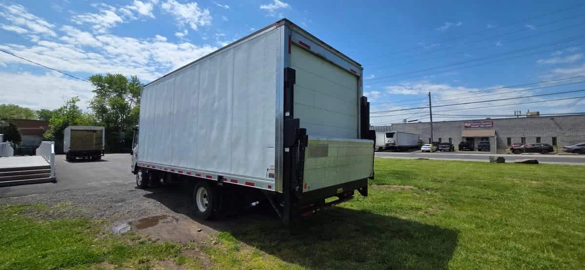 2018 Isuzu NRR in Bensalem, PA — photo 6