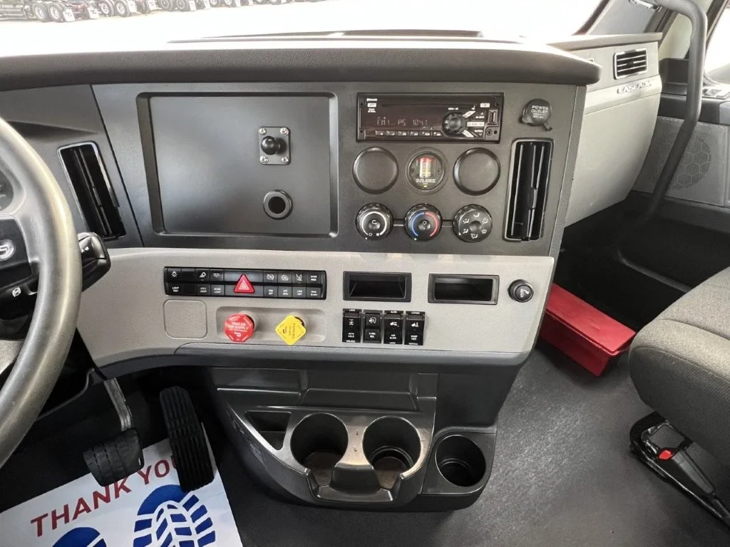 2021 Freightliner Cascadia - image 7