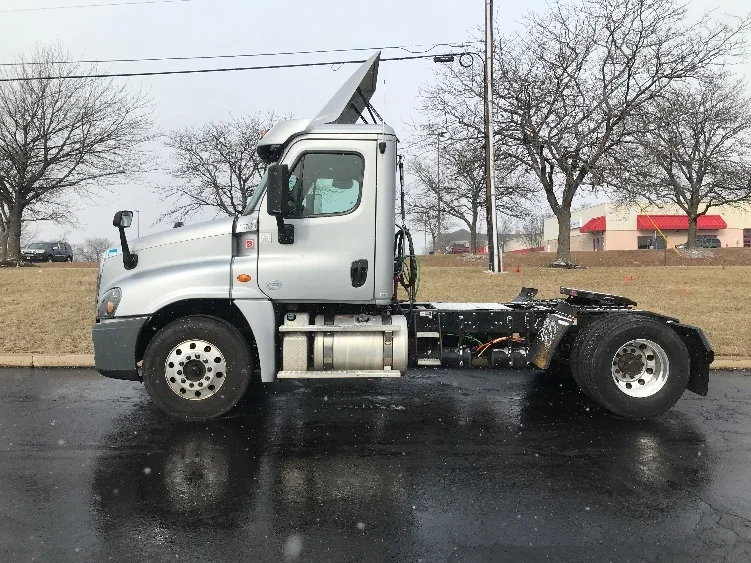 2018 Freightliner Cascadia - image 4