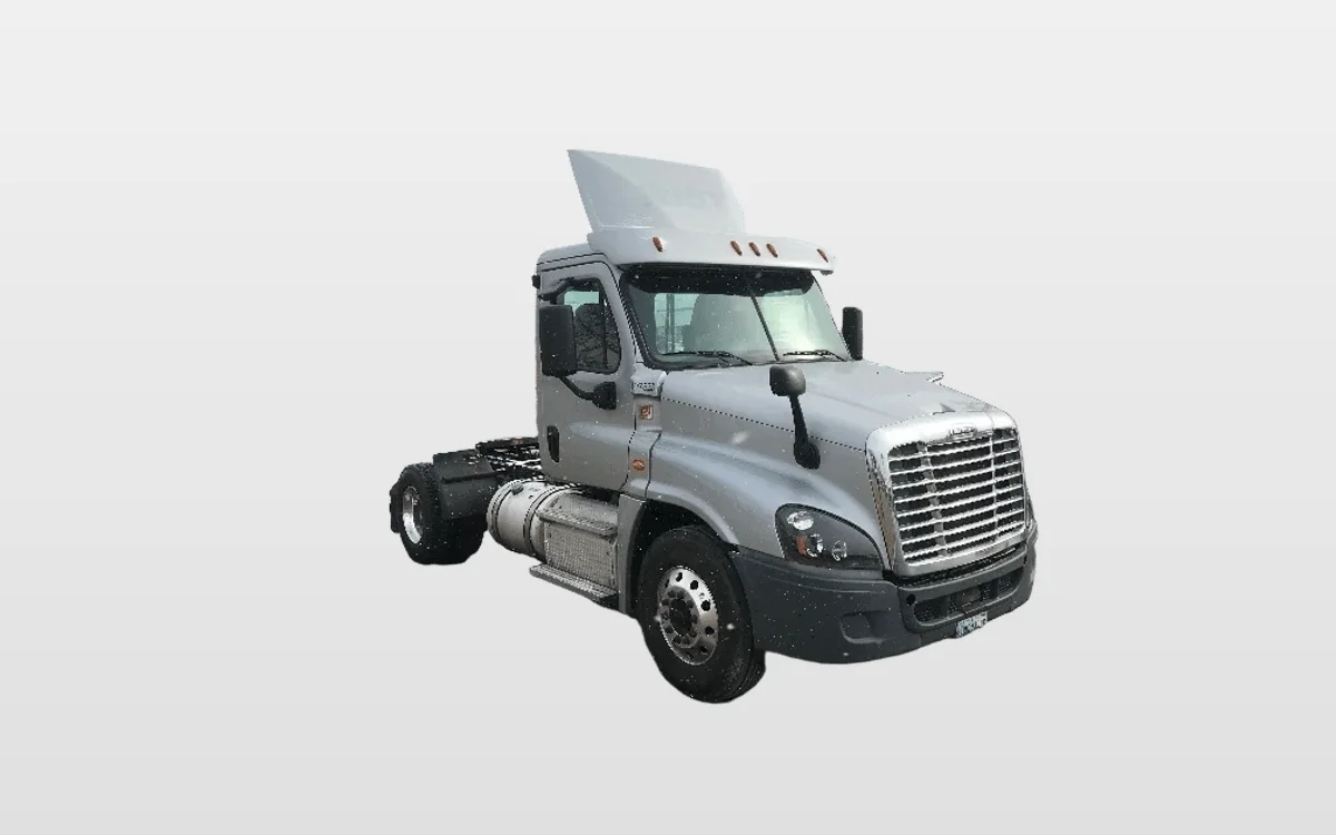 2018 Freightliner Cascadia - image 1