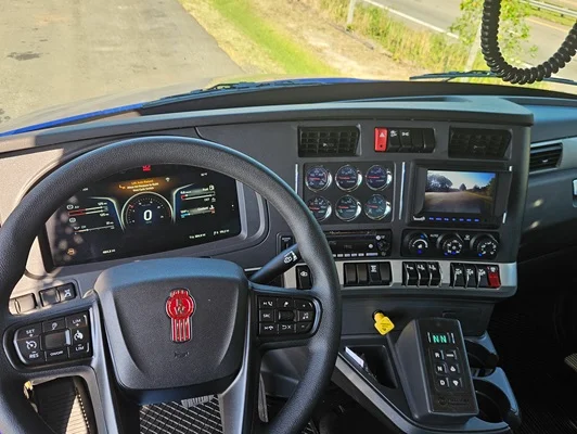 2027 Kenworth T880 in Durham, NC — photo 3