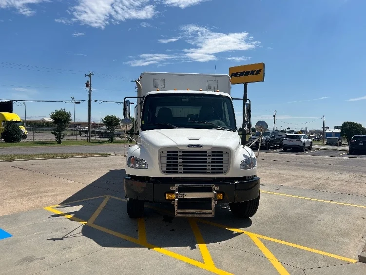 2022 Freightliner eM2 in Dallas, TX — photo 2