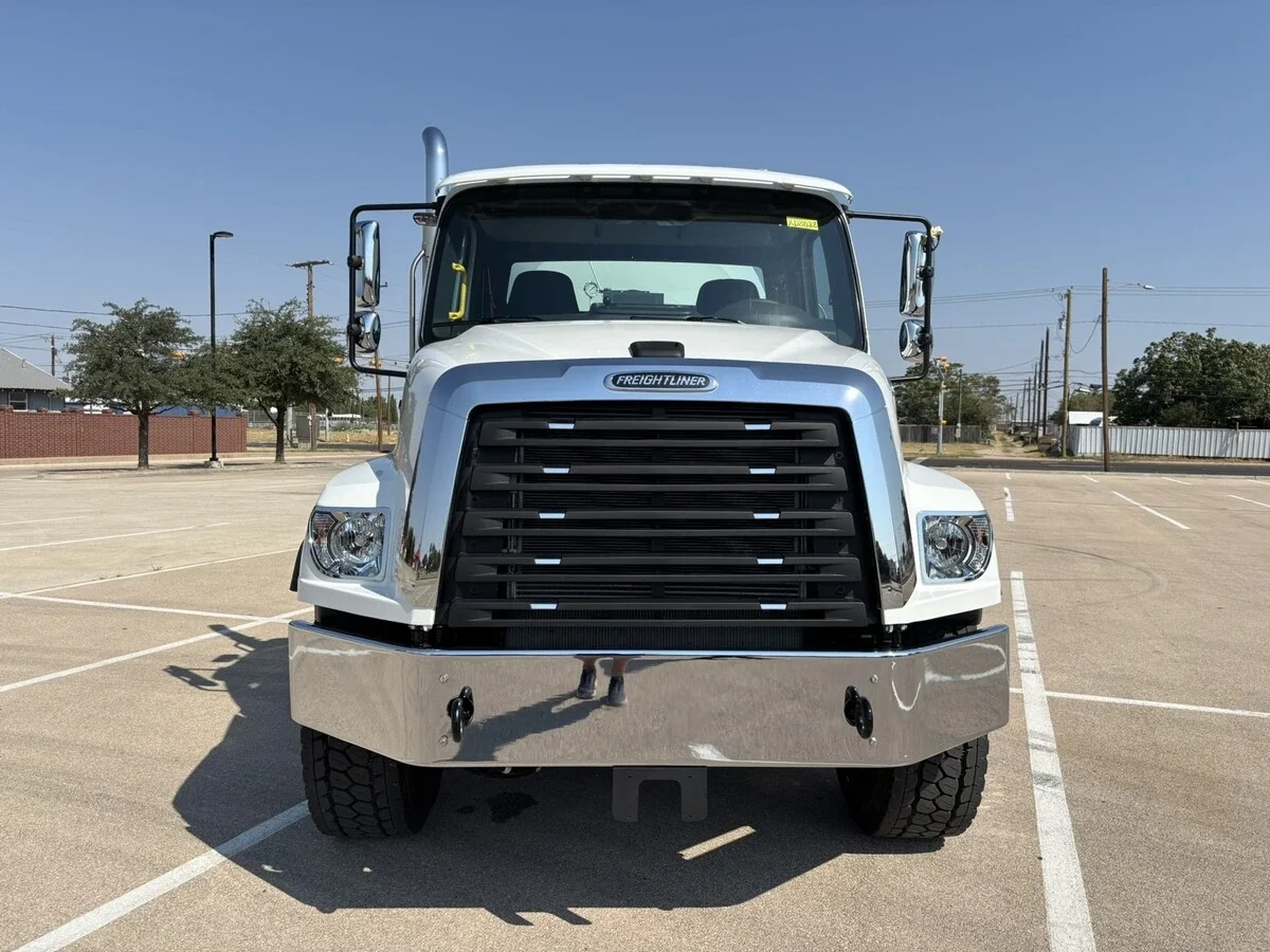2027 Freightliner 114SD — photo 8