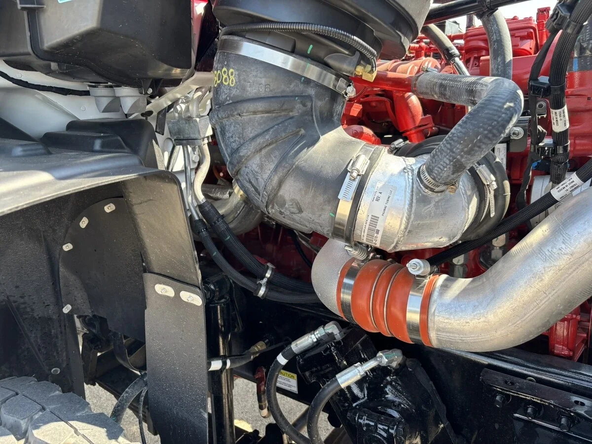 2027 Freightliner 114SD — photo 18