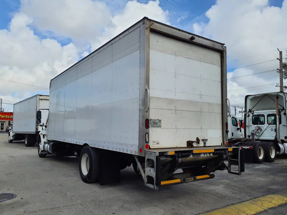 2019 International 4300 in Miami, FL — photo 6