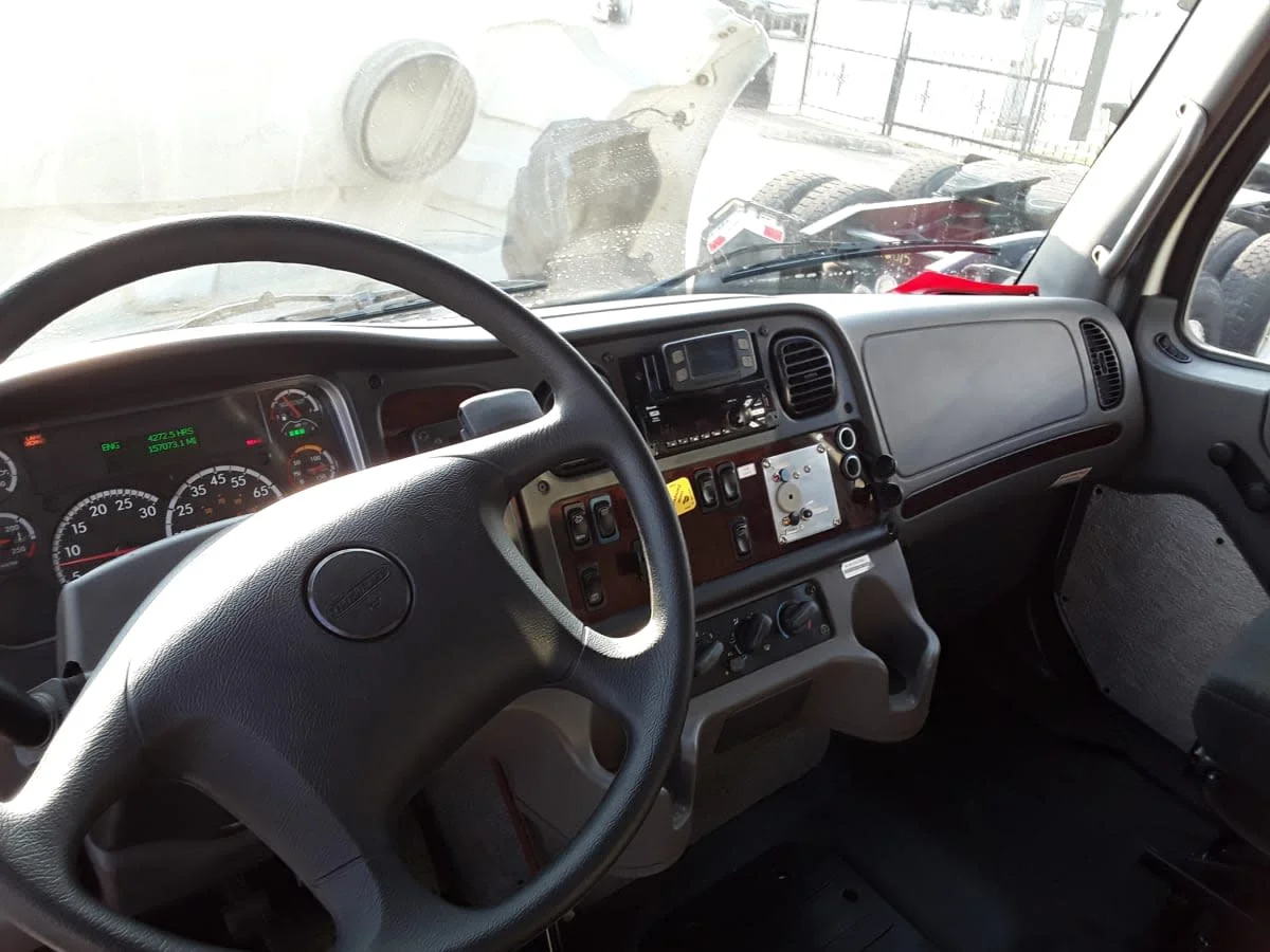 2019 Freightliner M2 106 - image 7