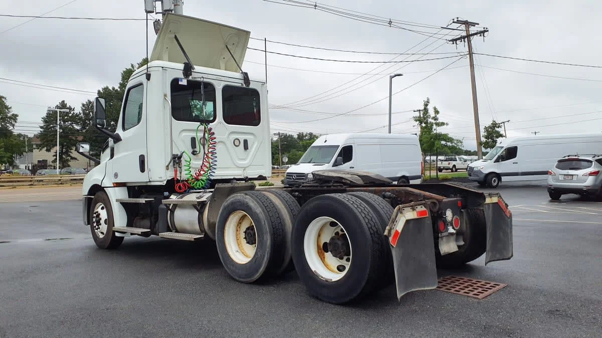 2020 Freightliner Cascadia in Norwood, MA — photo 6