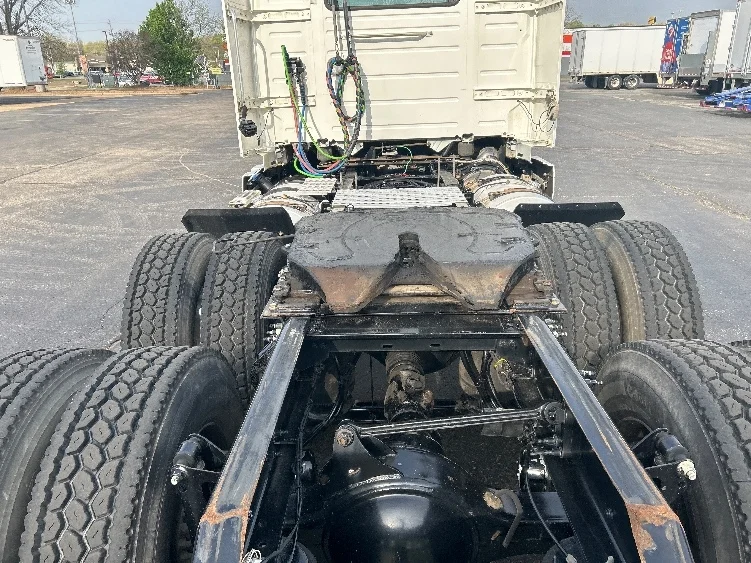 2020 Volvo VNR 640 in Memphis, TN — photo 6