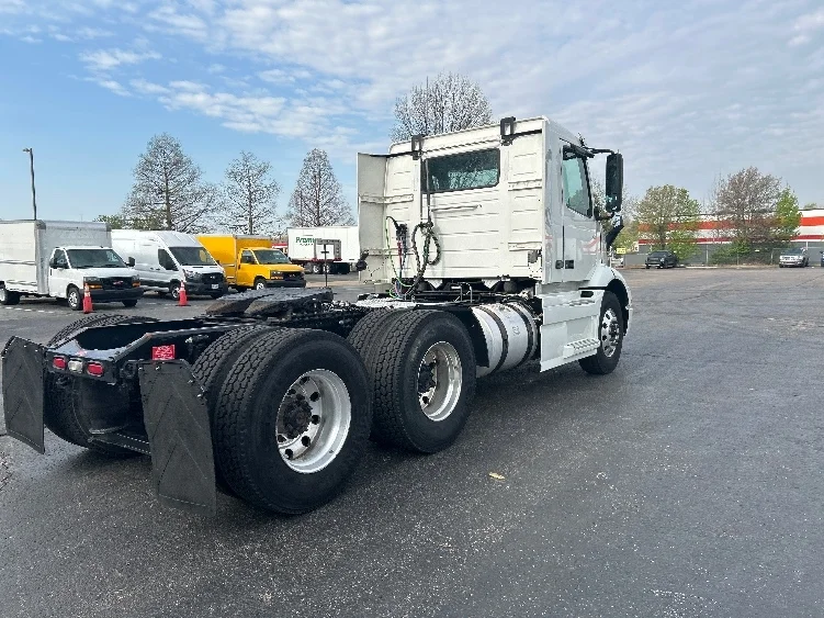 2020 Volvo VNR 640 in Memphis, TN — photo 7
