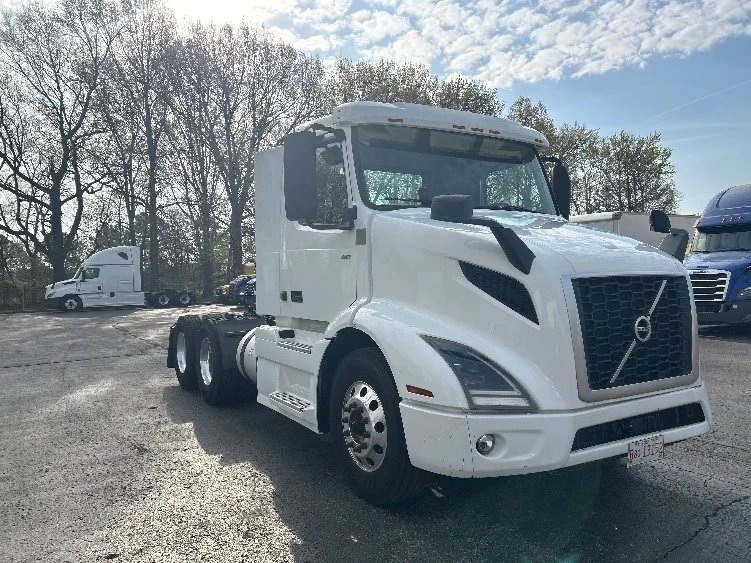2020 Volvo VNR 640 in Memphis, TN