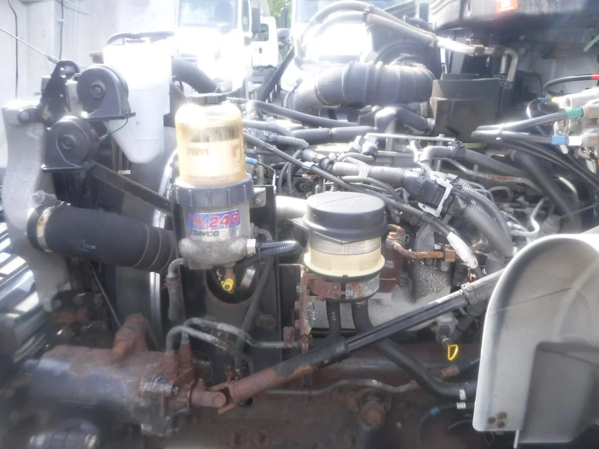 2018 Hino 338 - image 8