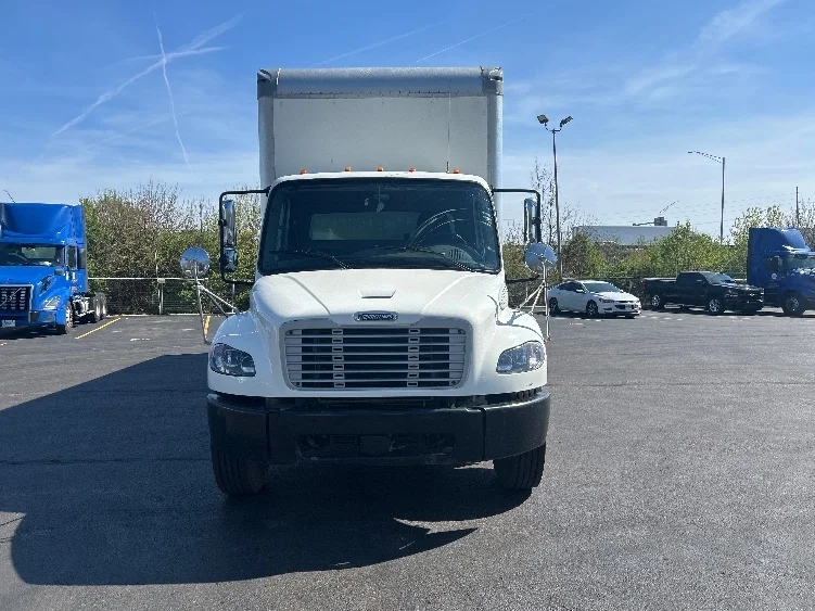 2020 Freightliner M2 106 - image 2