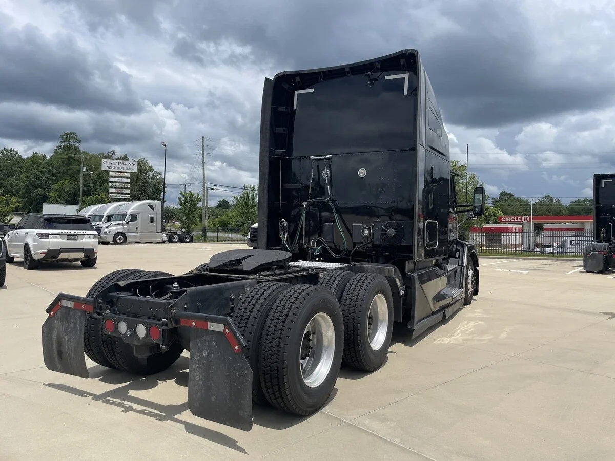 2023 Kenworth T680 — photo 10