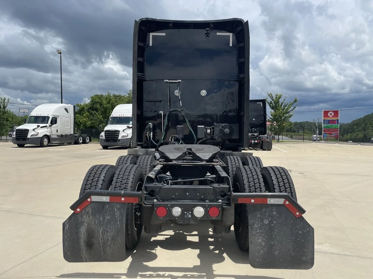 2023 Kenworth T680 — photo 11
