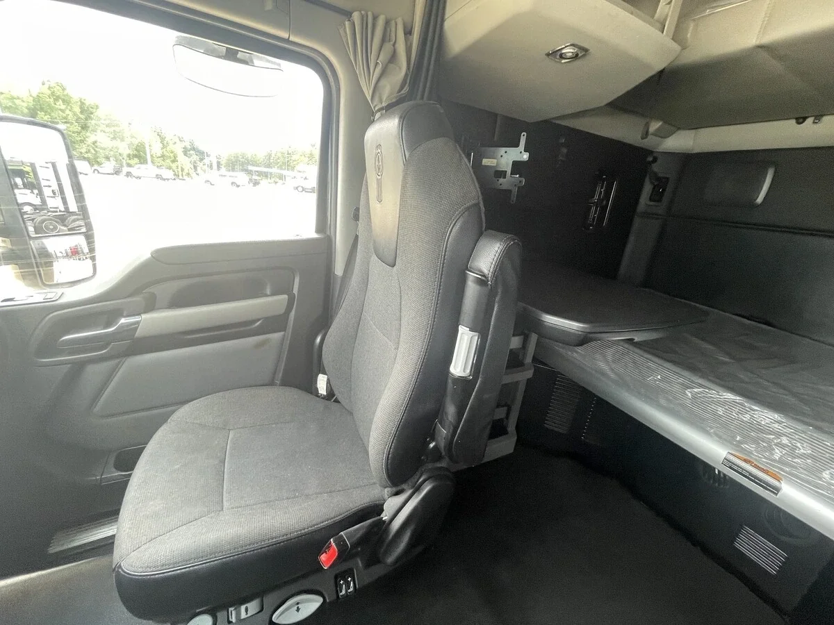 2023 Kenworth T680 — photo 28