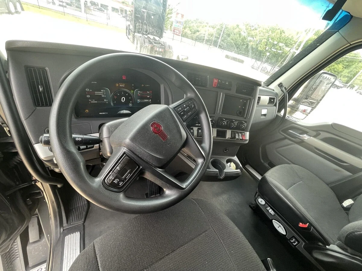 2023 Kenworth T680 — photo 22
