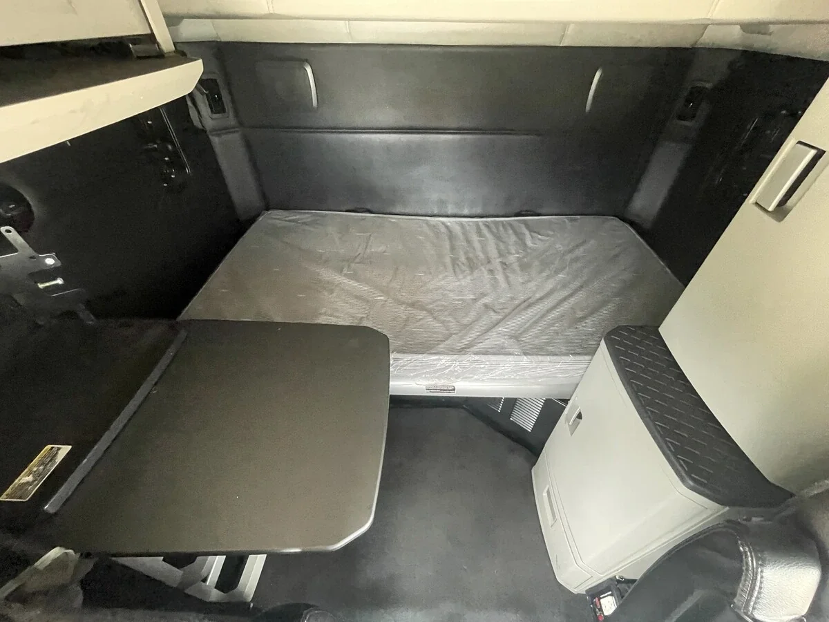 2023 Kenworth T680 — photo 31