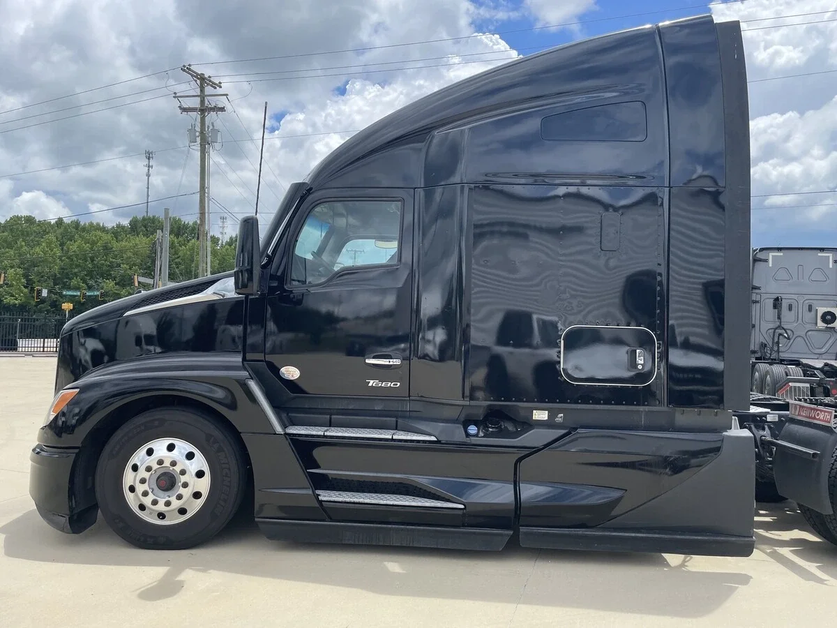 2023 Kenworth T680 — photo 19