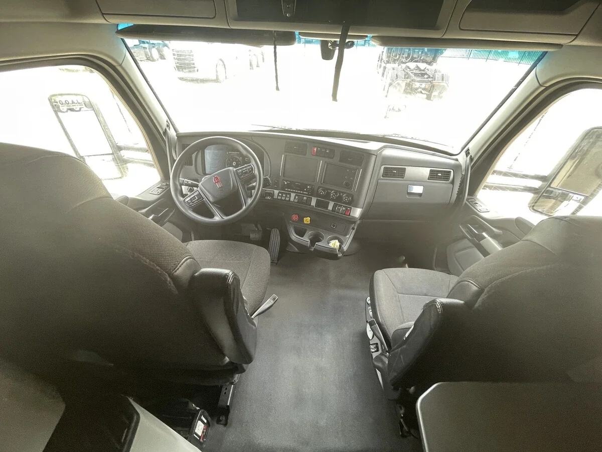 2023 Kenworth T680 — photo 36