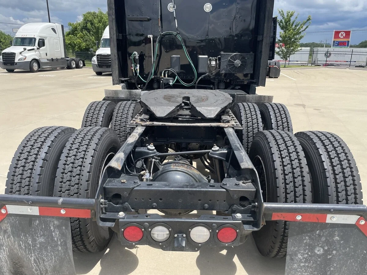 2023 Kenworth T680 — photo 12