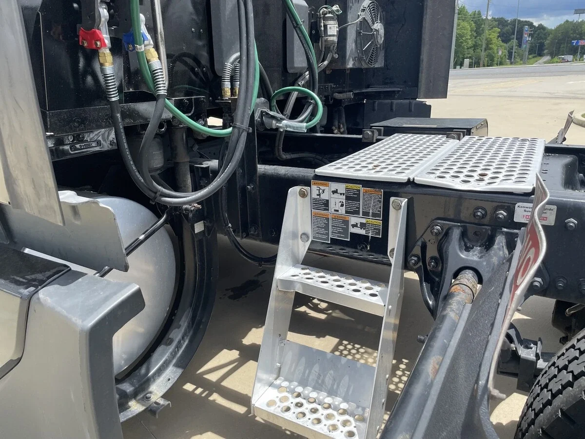 2023 Kenworth T680 — photo 15