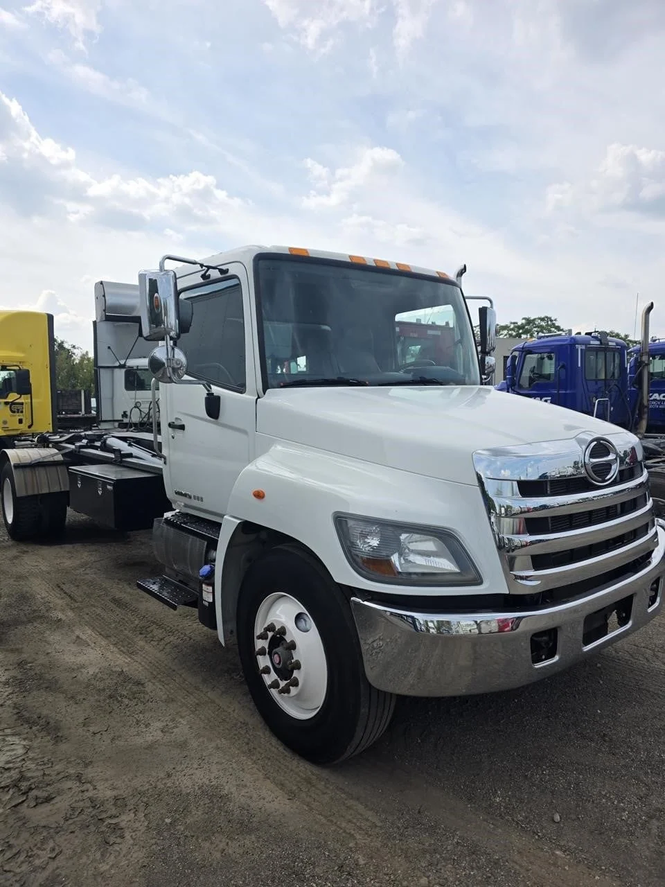 2018 Hino in Canton, OH — photo 3