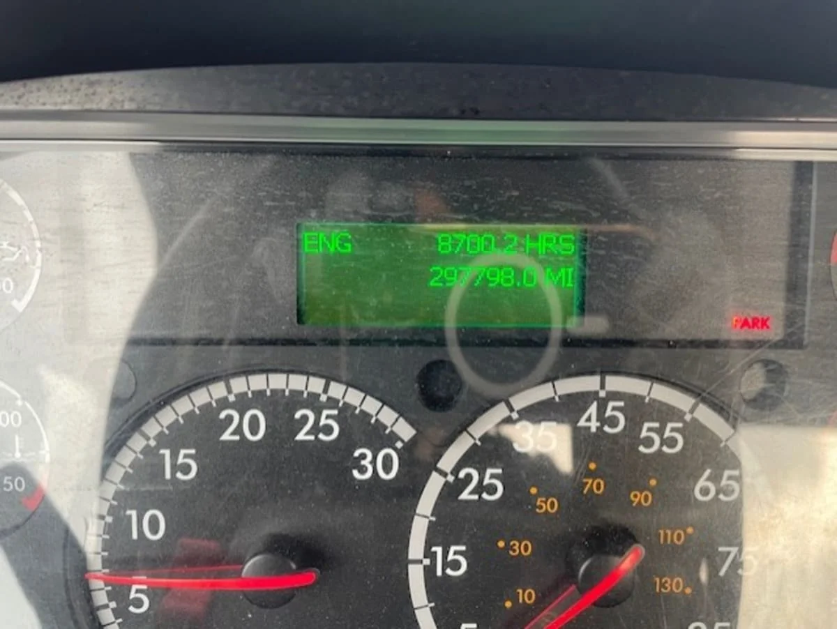 2016 Freightliner M2 106 - image 8