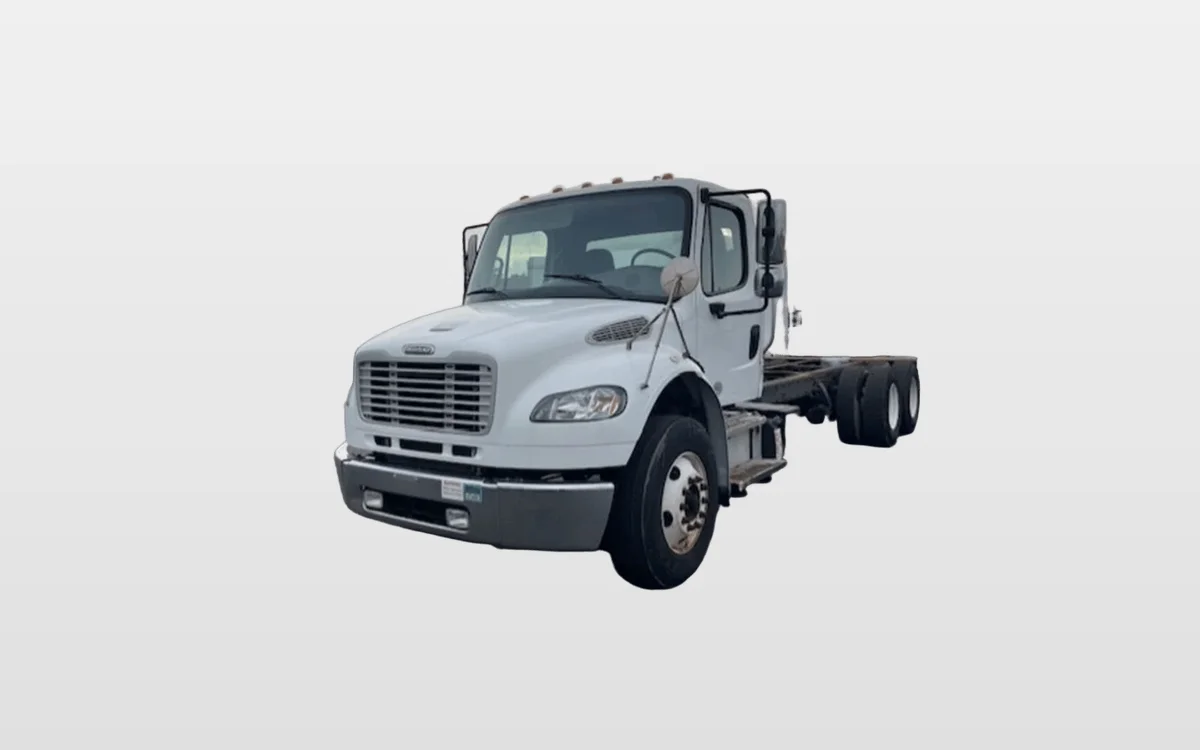 2016 Freightliner M2 106 - image 1